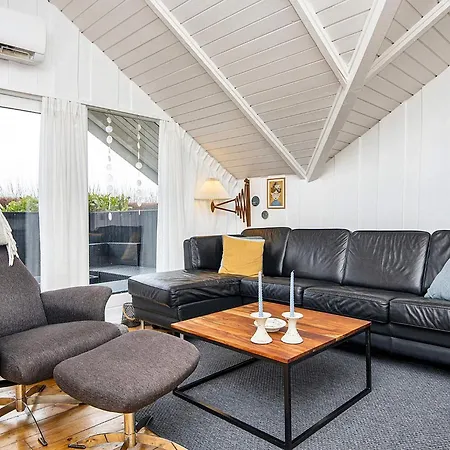 Holiday home 5 Person In Hejls